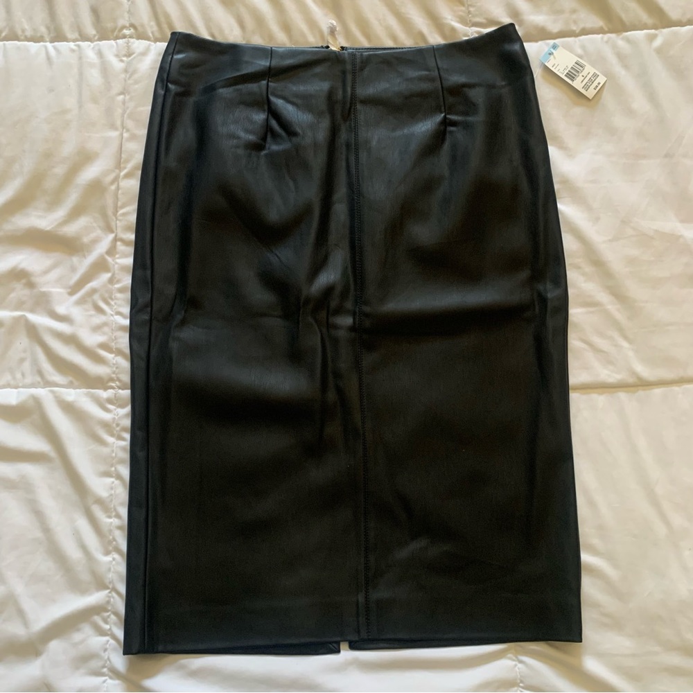 Metaphor black pencil skirt